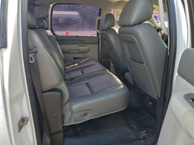 Chevrolet Silverado C2500 Heavy Duty Image 4