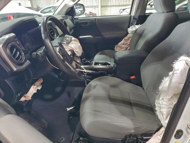 Toyota Tacoma Double Cab Image 3