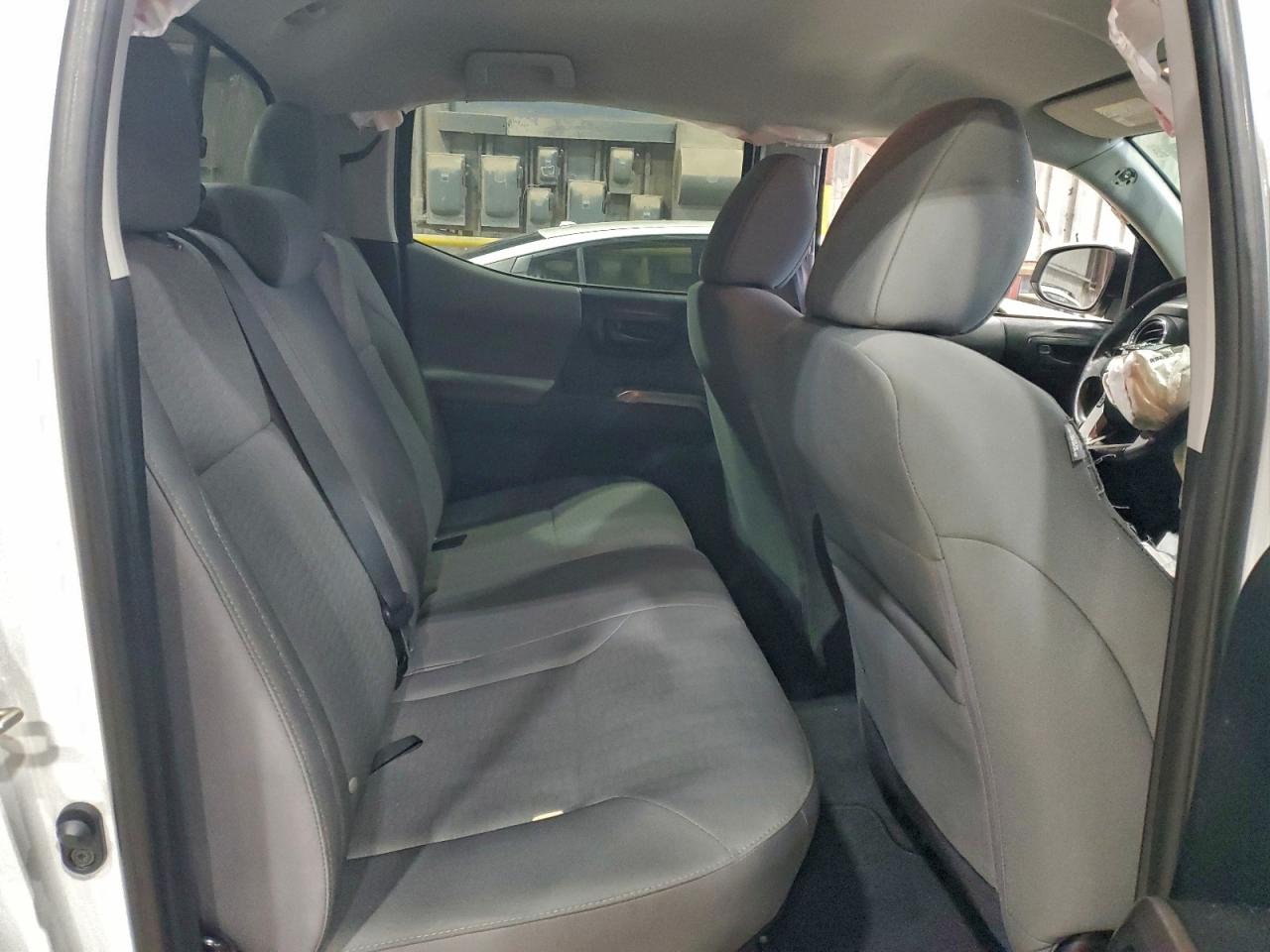 Toyota Tacoma Double Cab Image 10