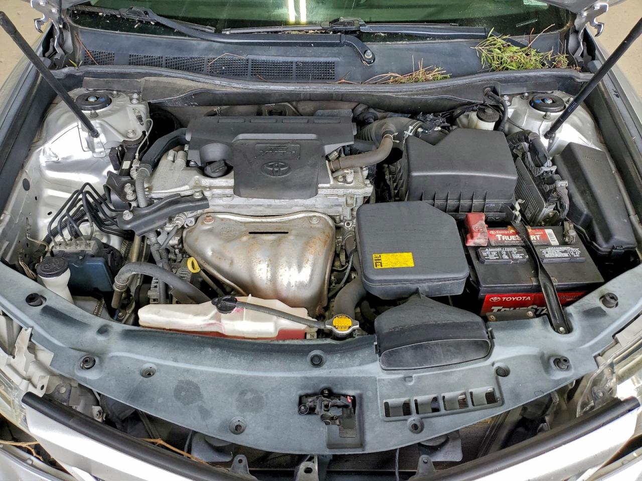 Toyota Camry L Image 11