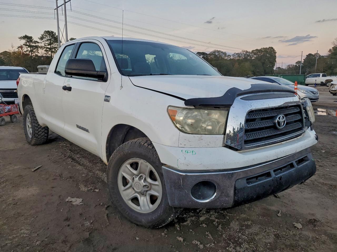 Toyota Tundra Double Cab Image 9