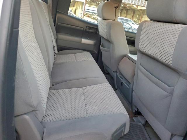 Toyota Tundra Double Cab Image 4