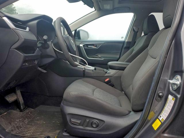 Toyota RAV4 Xle Image 3