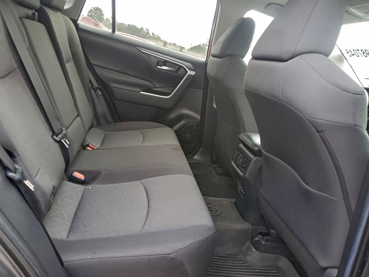 Toyota RAV4 Xle Image 13