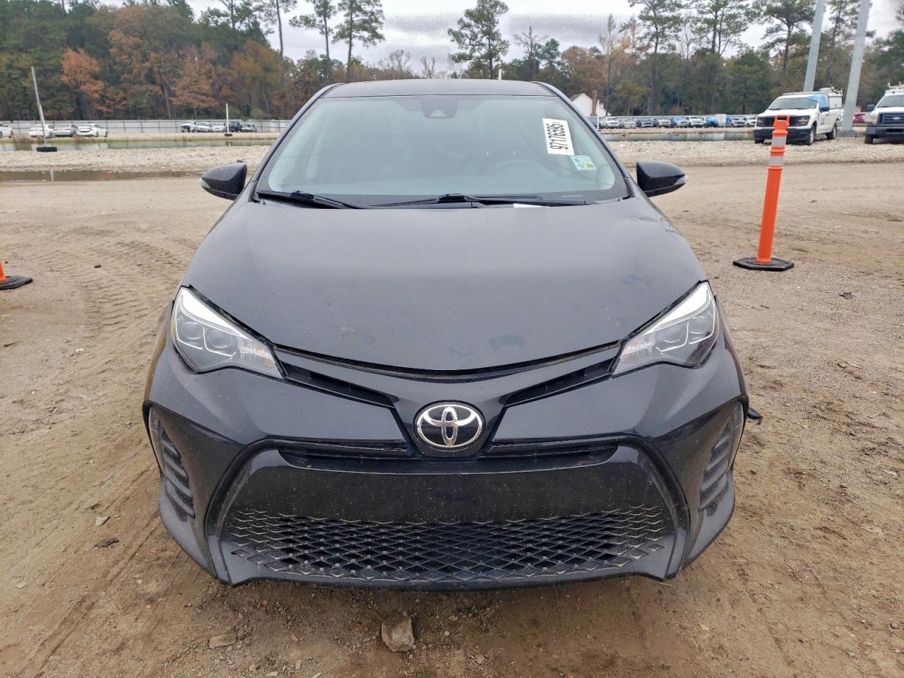 Toyota Corolla L Image 3