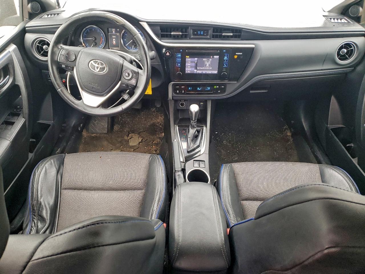 Toyota Corolla L Image 5