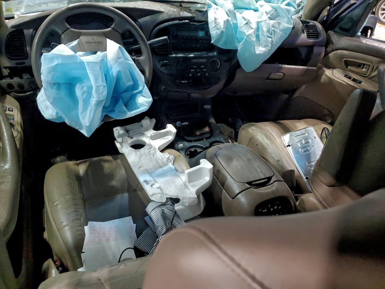 Toyota Sequoia Sr5 Image 8