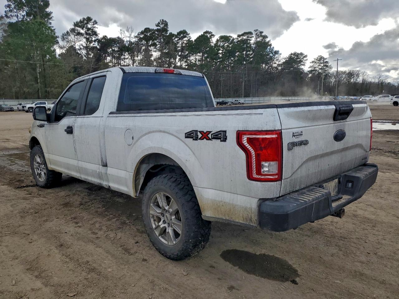 Ford F-150 Super Cab Image 5