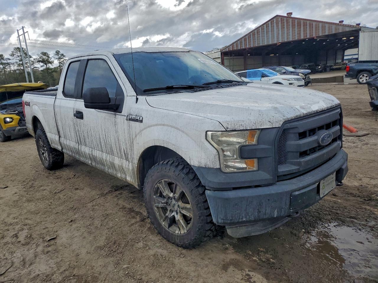 Ford F-150 Super Cab Image 11