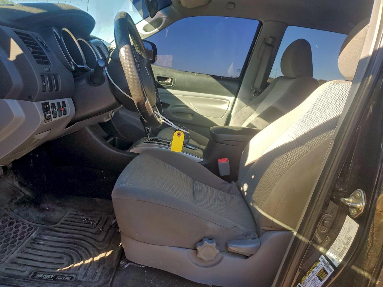 Toyota Tacoma Double Cab Image 13