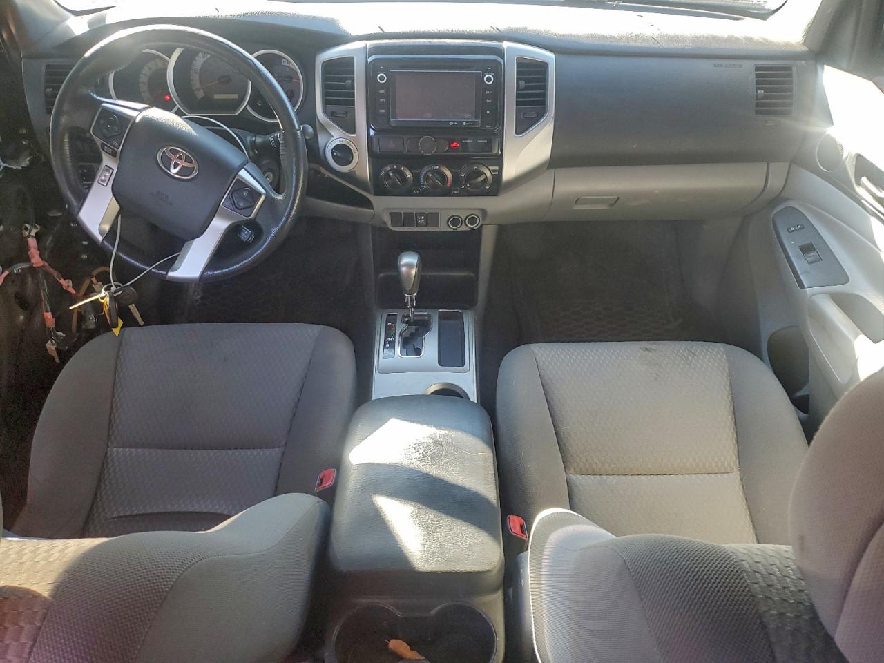 Toyota Tacoma Double Cab Image 4