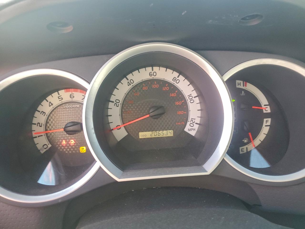 Toyota Tacoma Double Cab Image 3