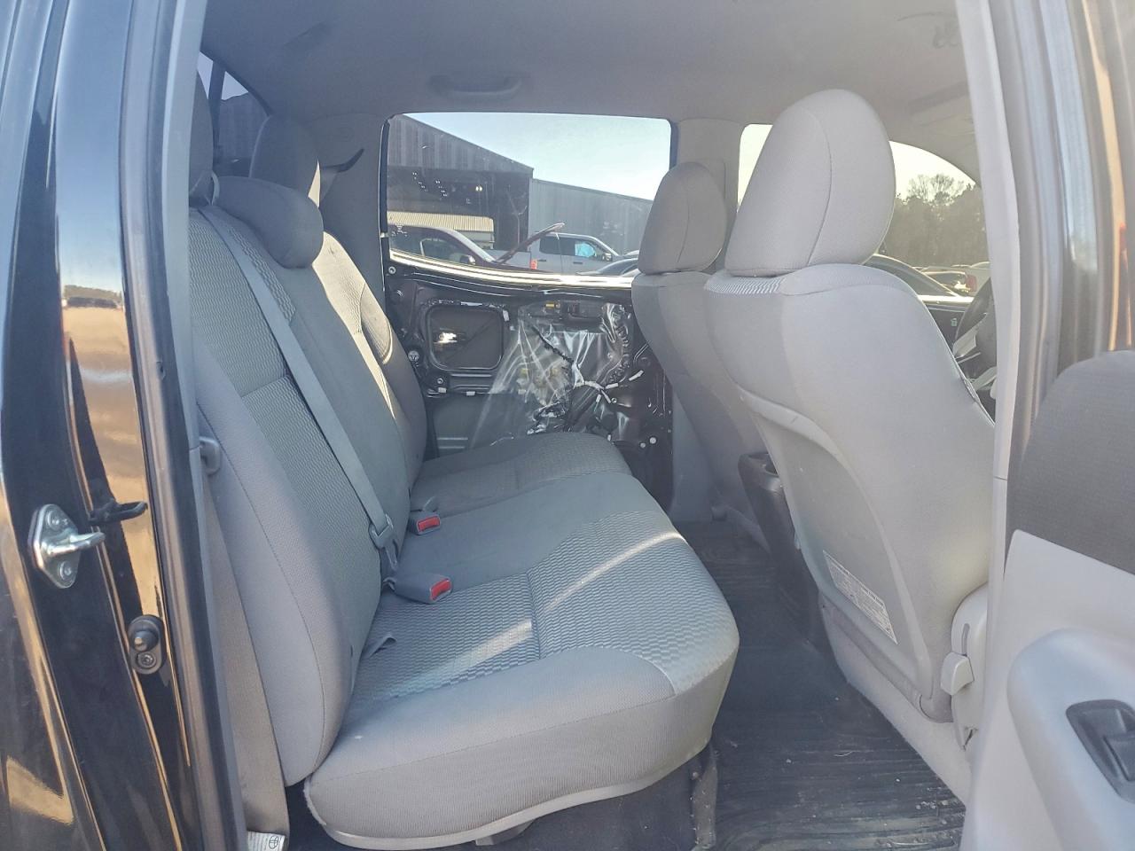 Toyota Tacoma Double Cab Image 8