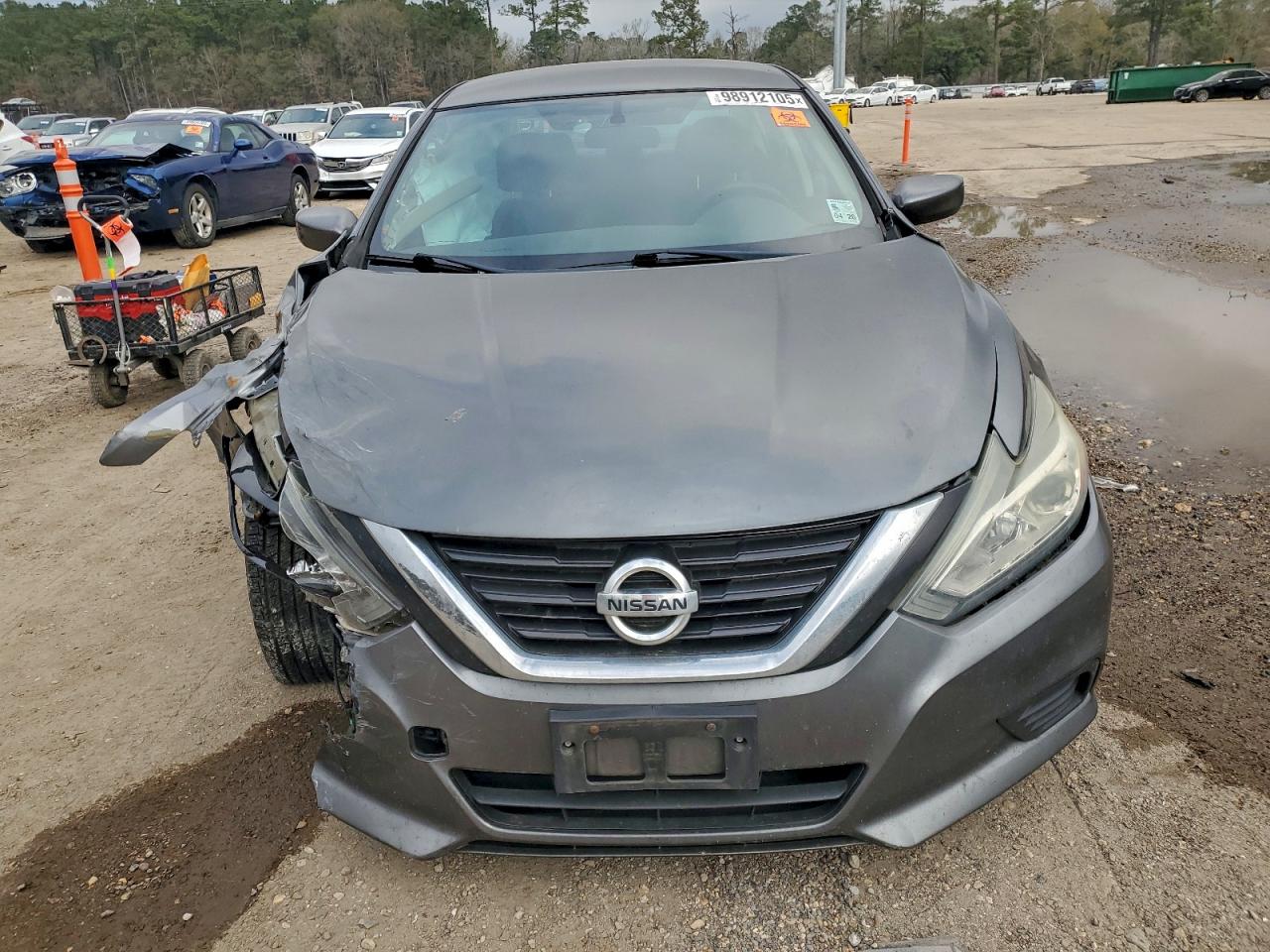 Nissan Altima 2.5 Image 2