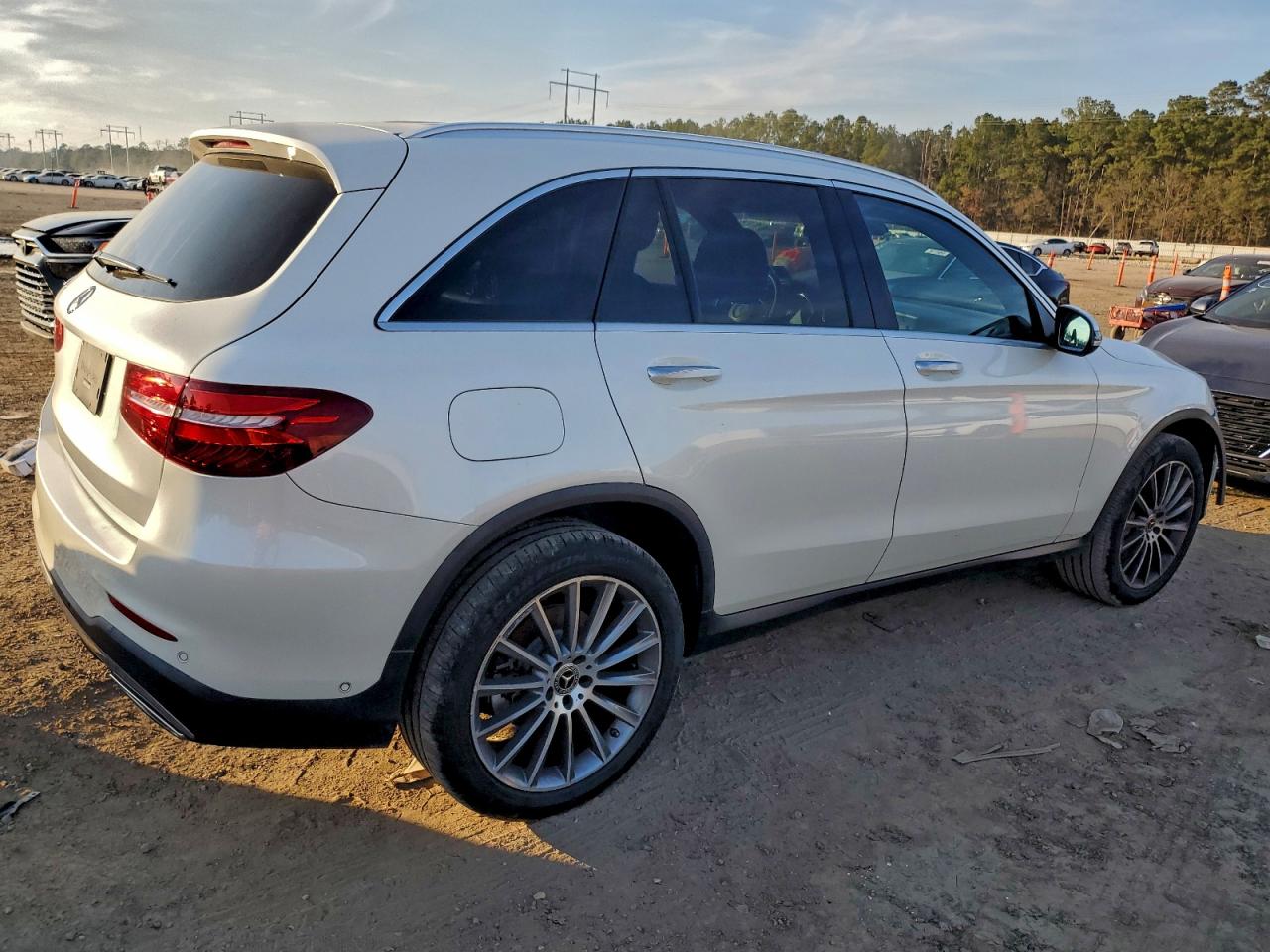 Mercedes-Benz GLC 300 Image 3