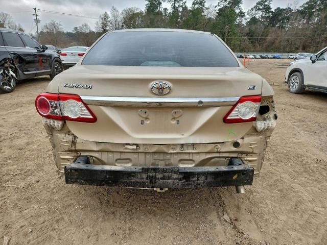 Toyota Corolla Base Image 6