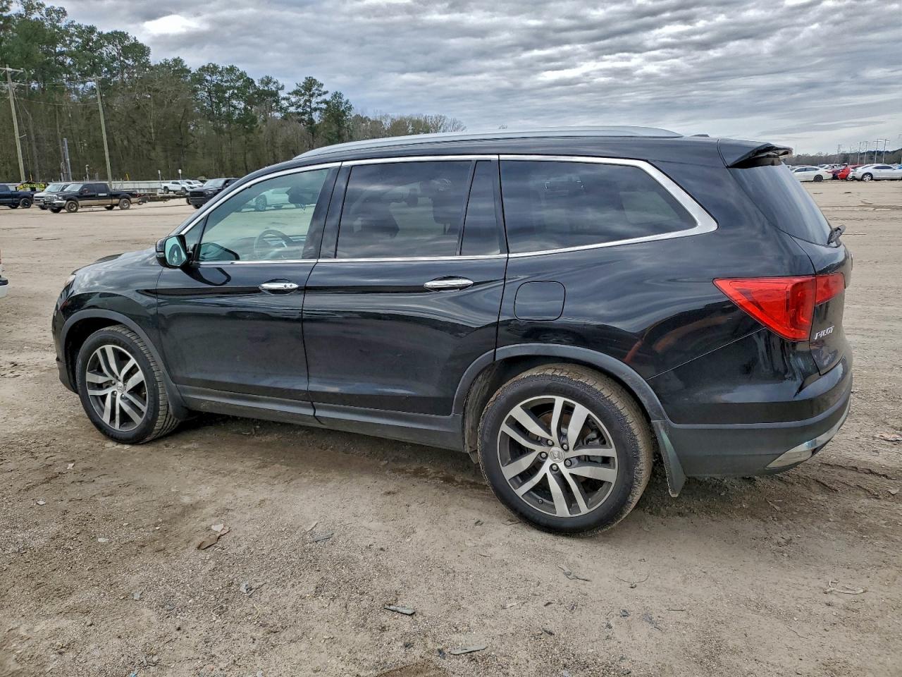Honda Pilot Touring Image 7