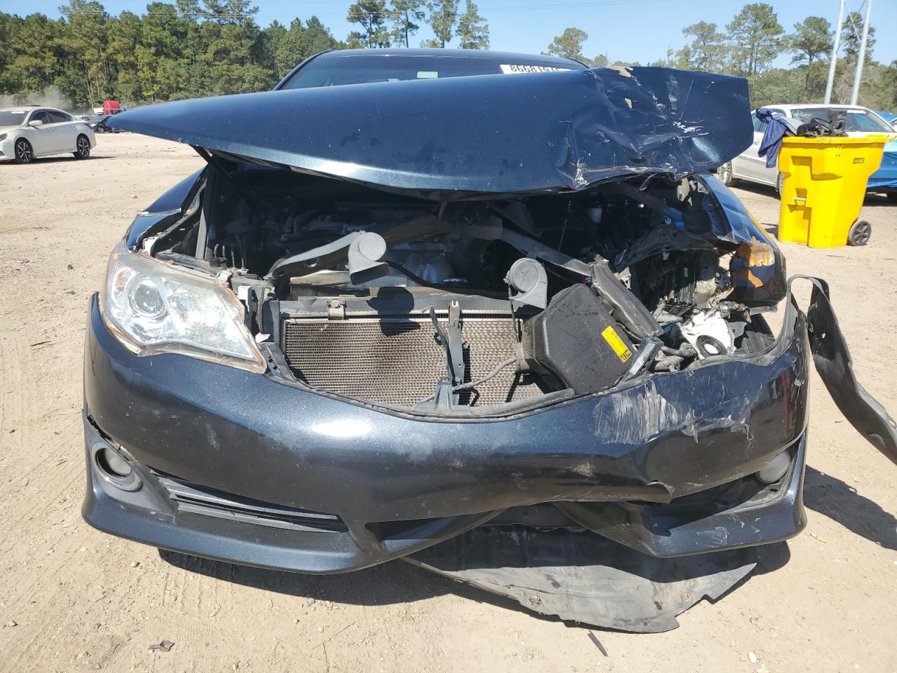 Toyota Camry Base Image 6