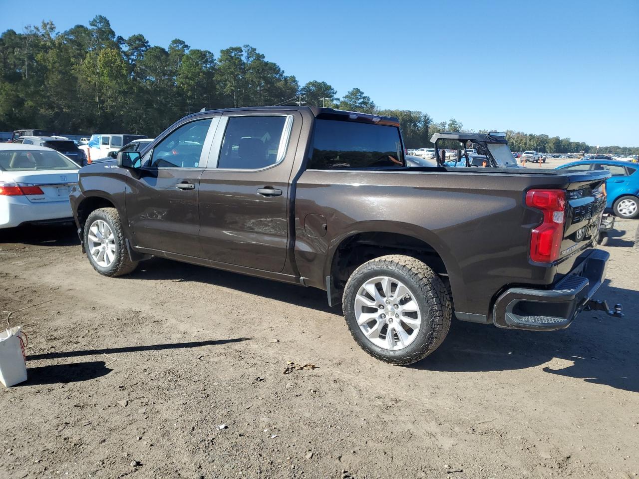Chevrolet Silverado C1500 Custom Image 10