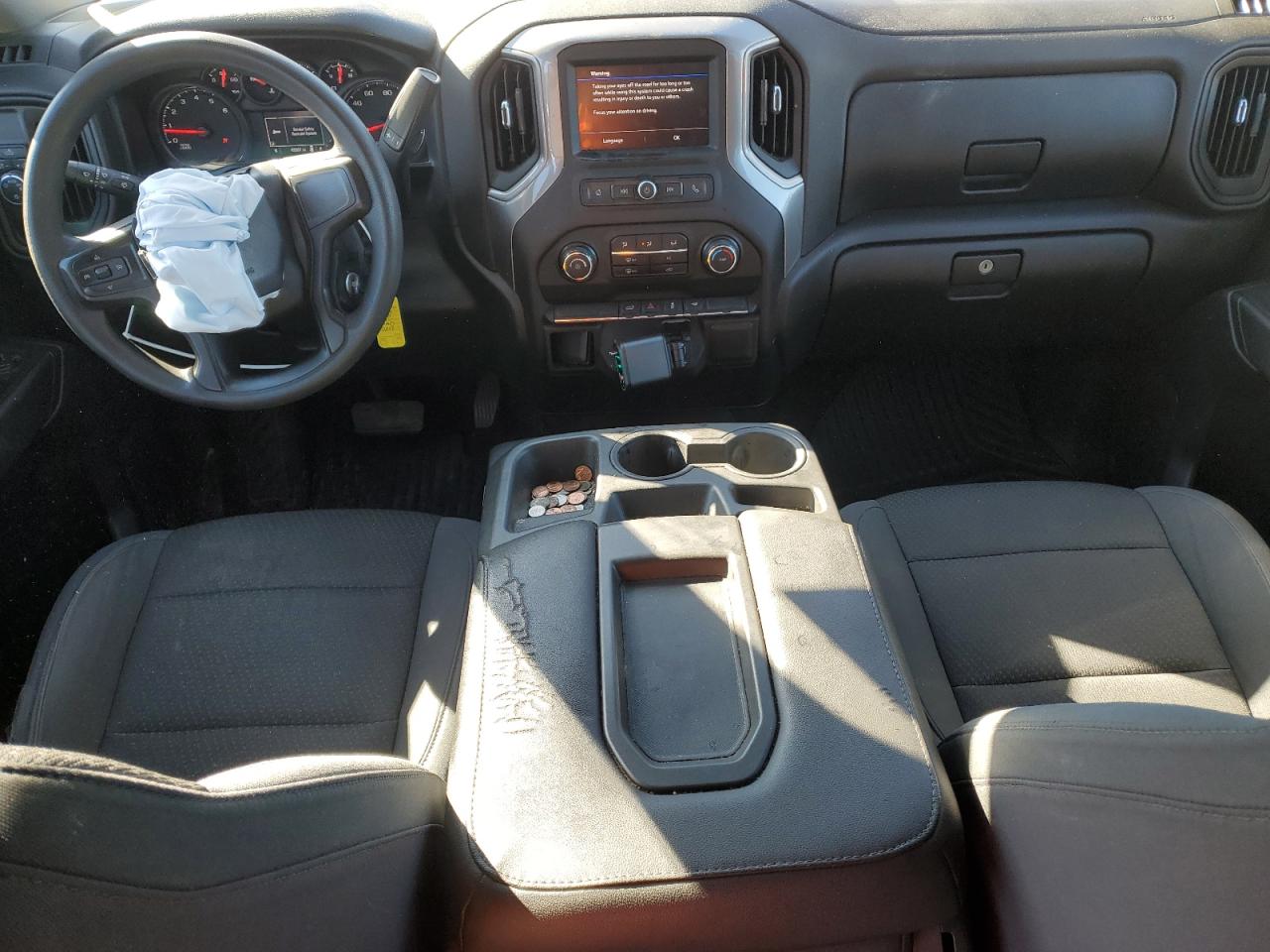 Chevrolet Silverado C1500 Custom Image 11