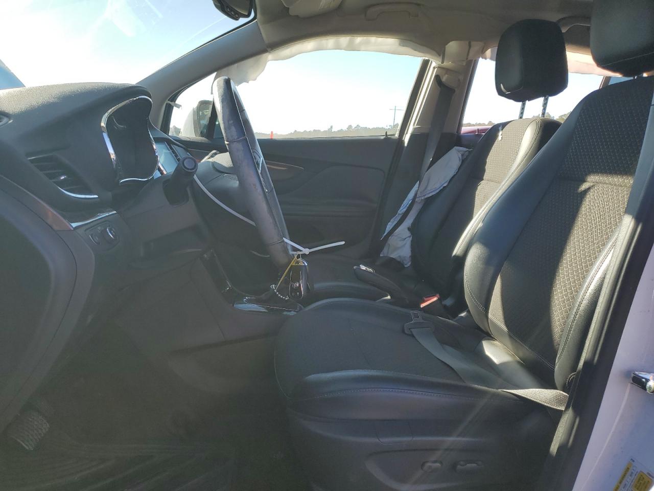 Buick Encore Sport Touring Image 6