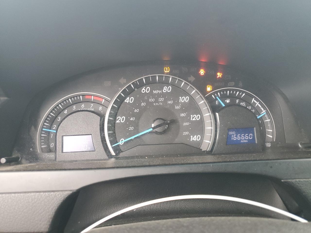 Toyota Camry Le Image 12