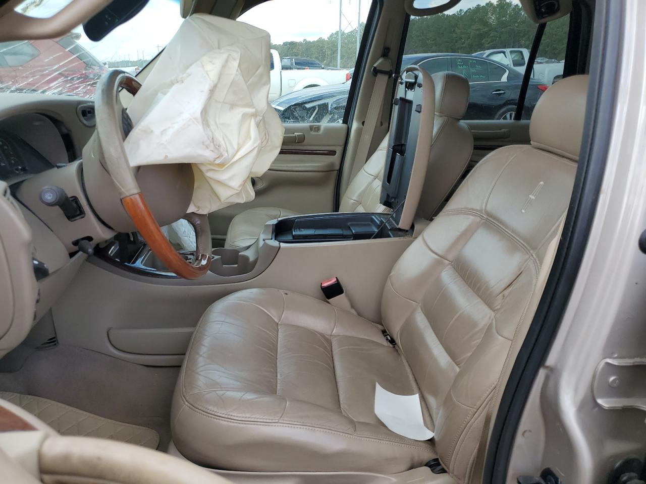 Lincoln Navigator Image 6