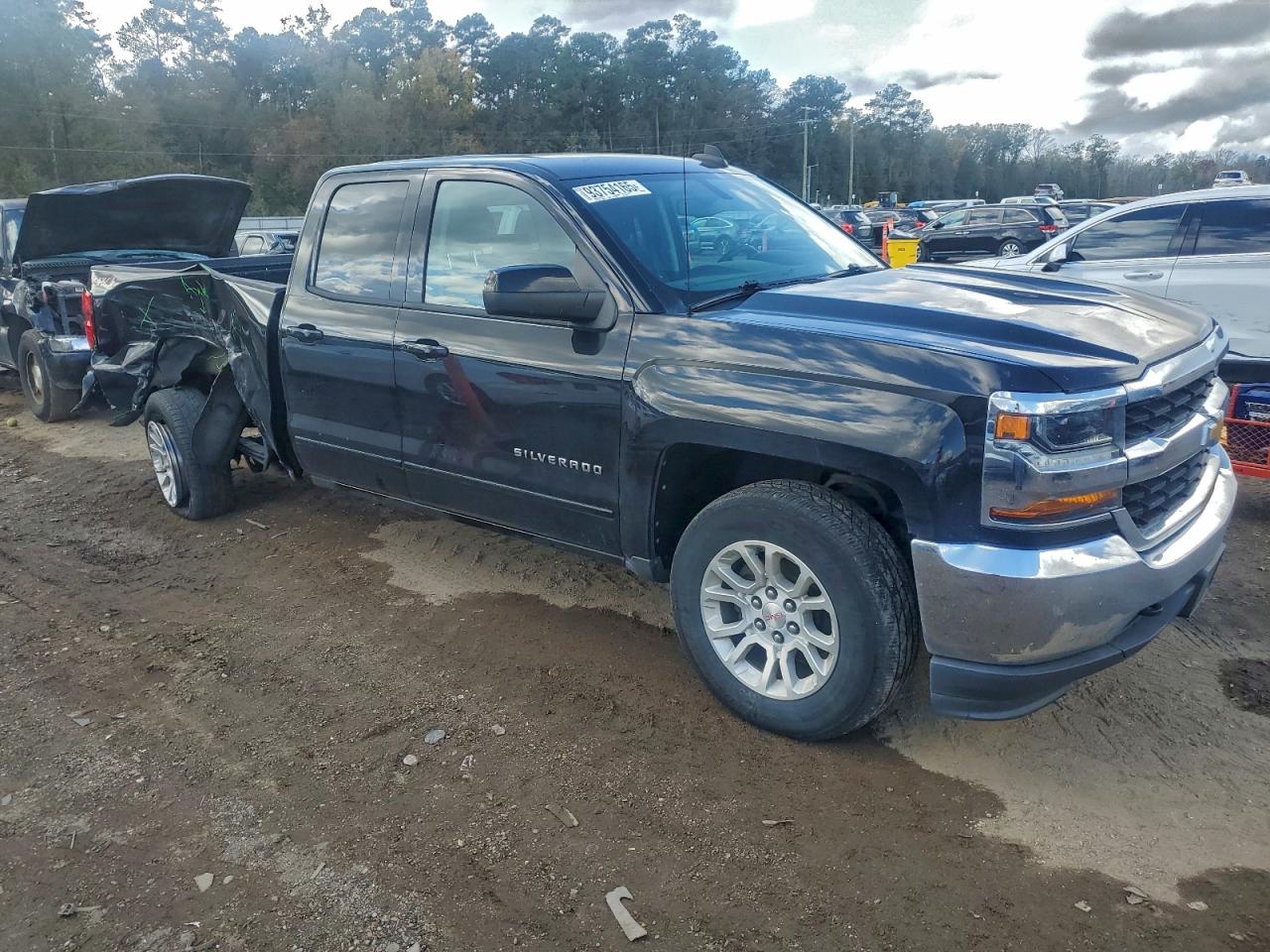 Chevrolet Silverado K1500 Lt Image 3