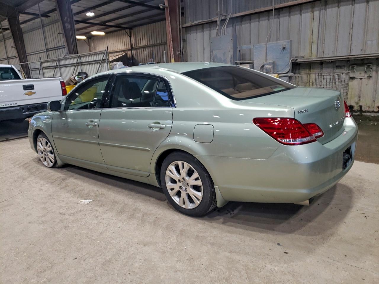 Toyota Avalon Xl Image 2