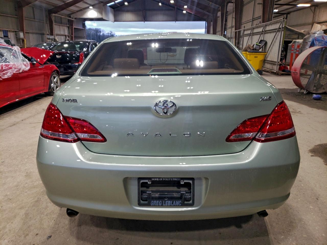 Toyota Avalon Xl Image 3