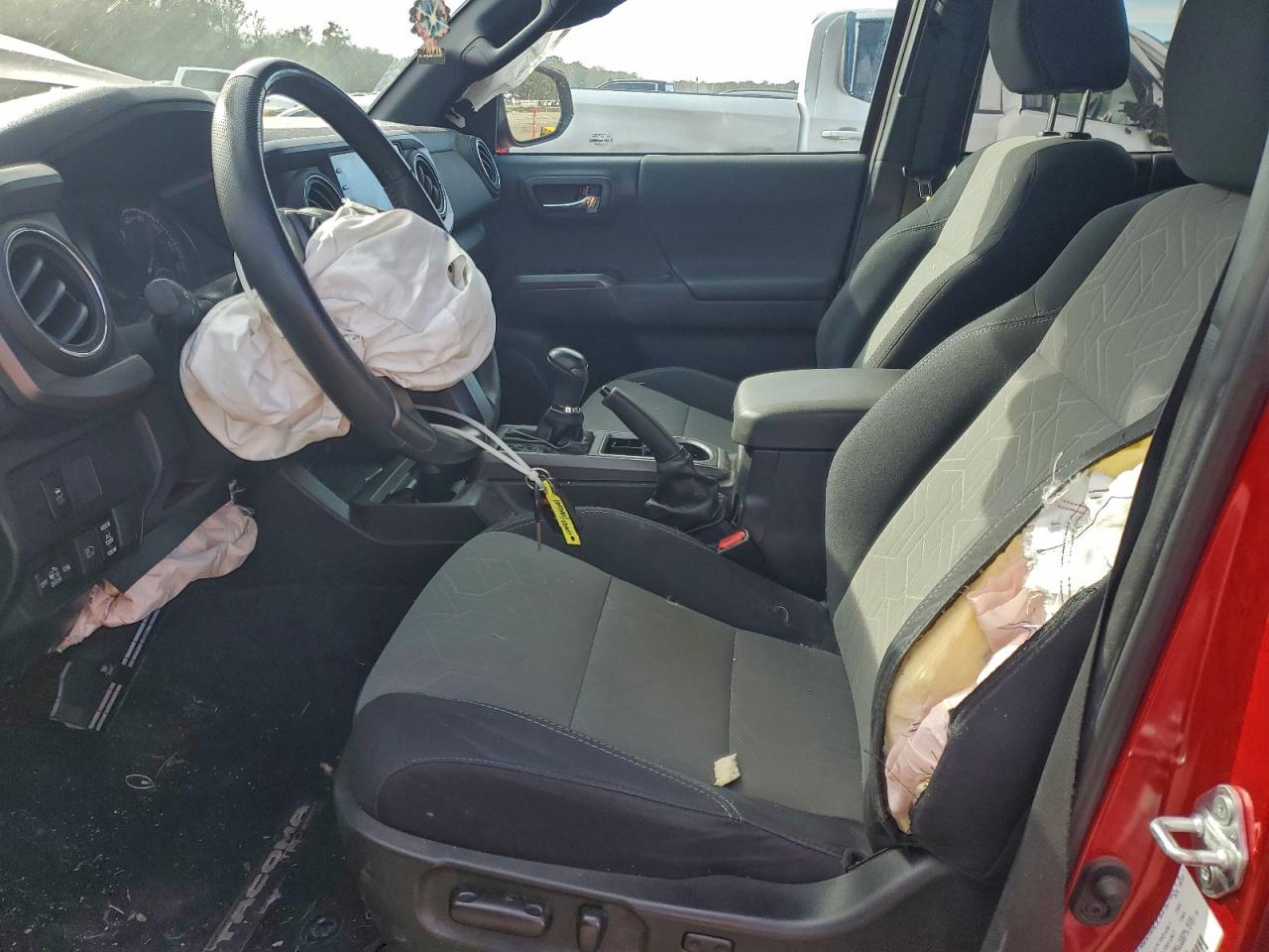 Toyota Tacoma Double Cab Image 8