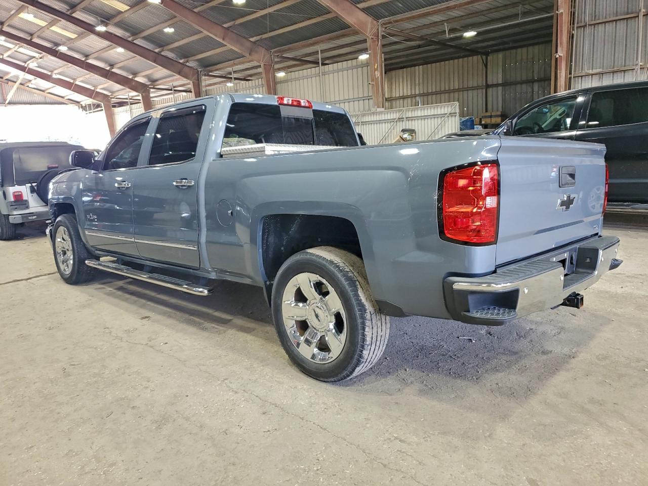 Chevrolet Silverado C1500 Ltz Image 3