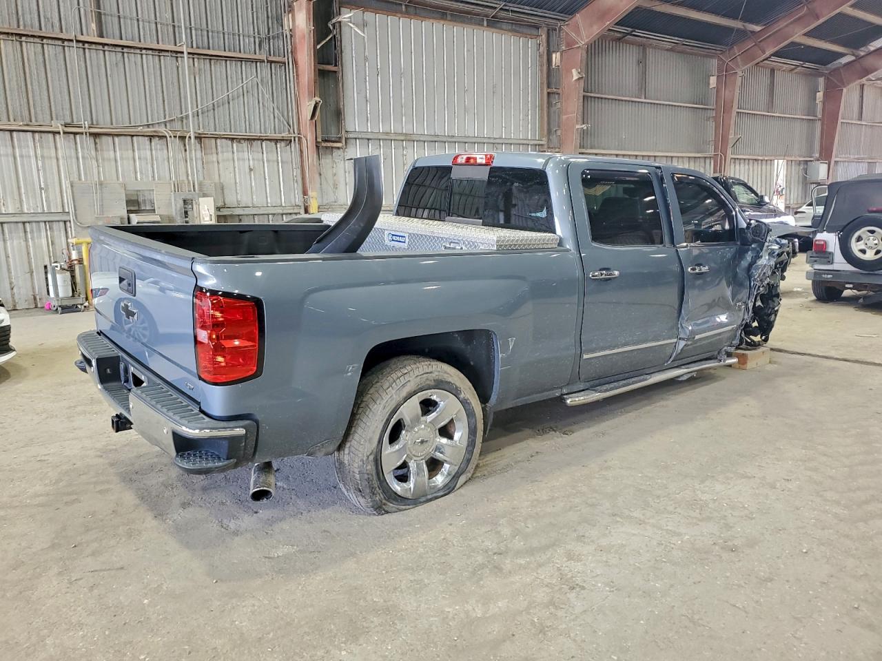 Chevrolet Silverado C1500 Ltz Image 2