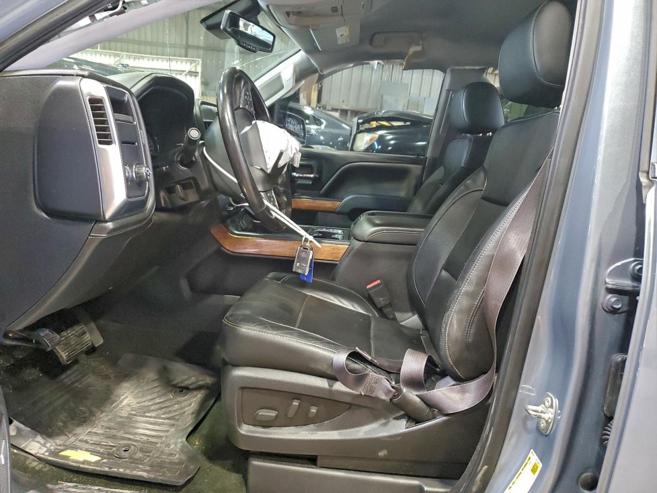 Chevrolet Silverado C1500 Ltz Image 11