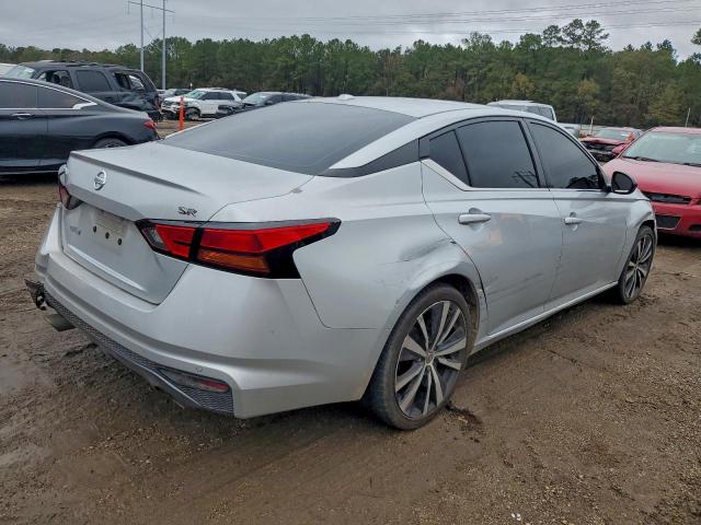 Nissan Altima Sr Image 10