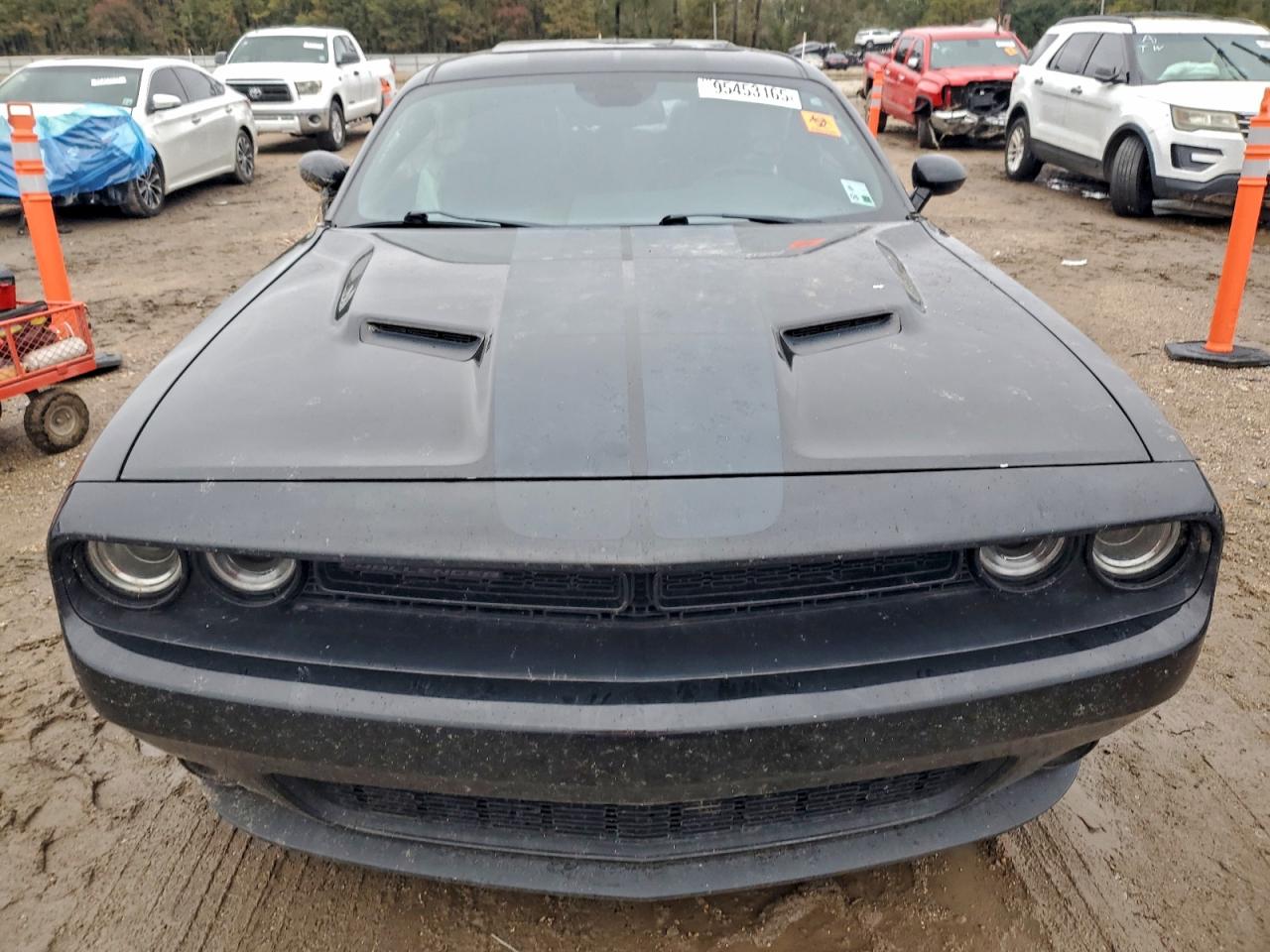 Dodge Challenger Sxt Image 2