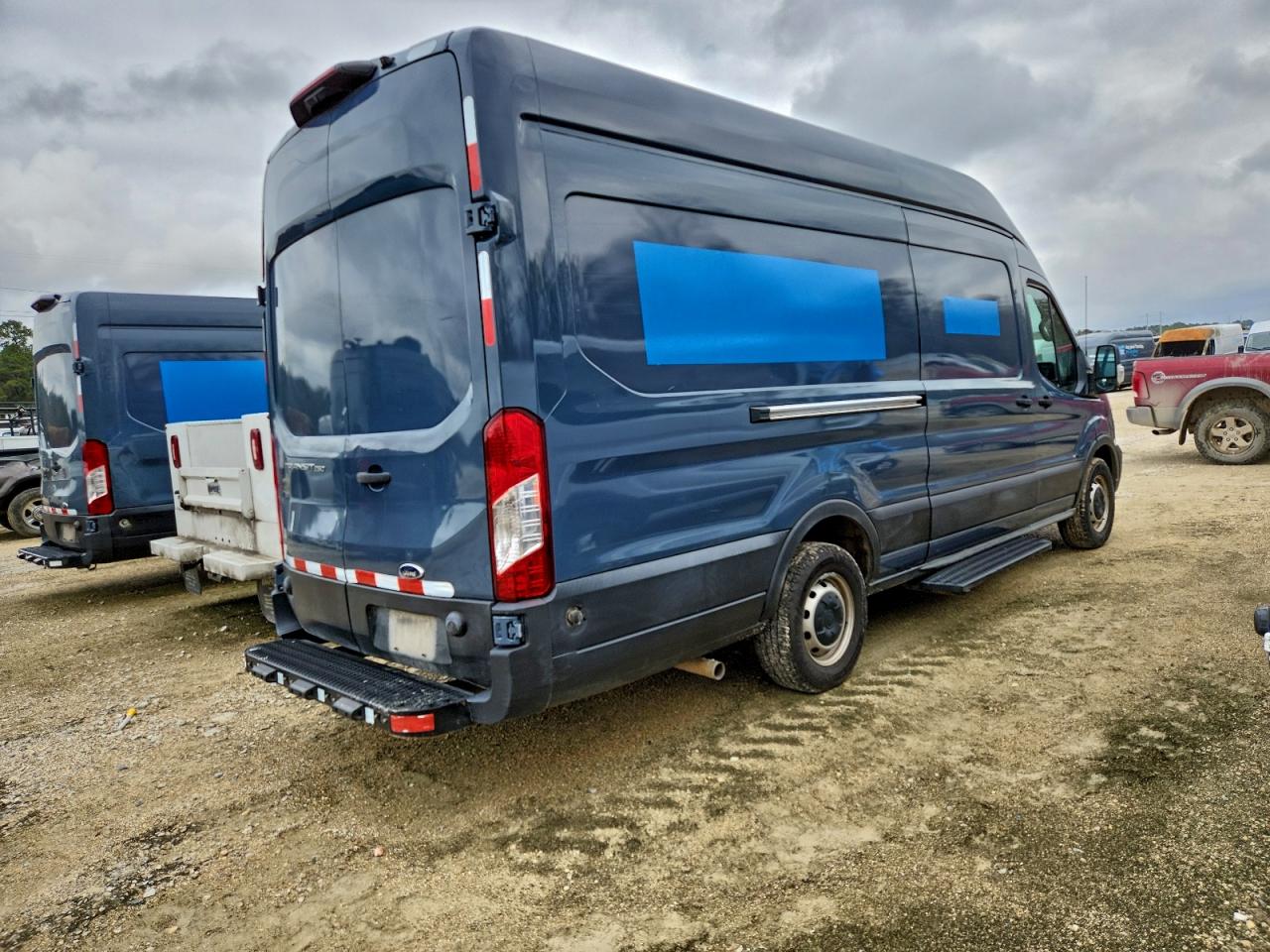 Ford Transit T-250 Image 3