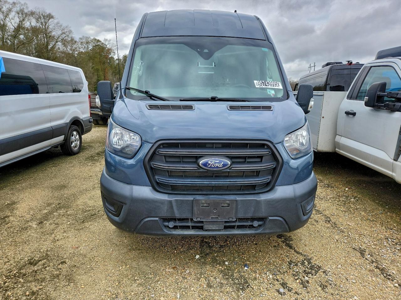 Ford Transit T-250 Image 5