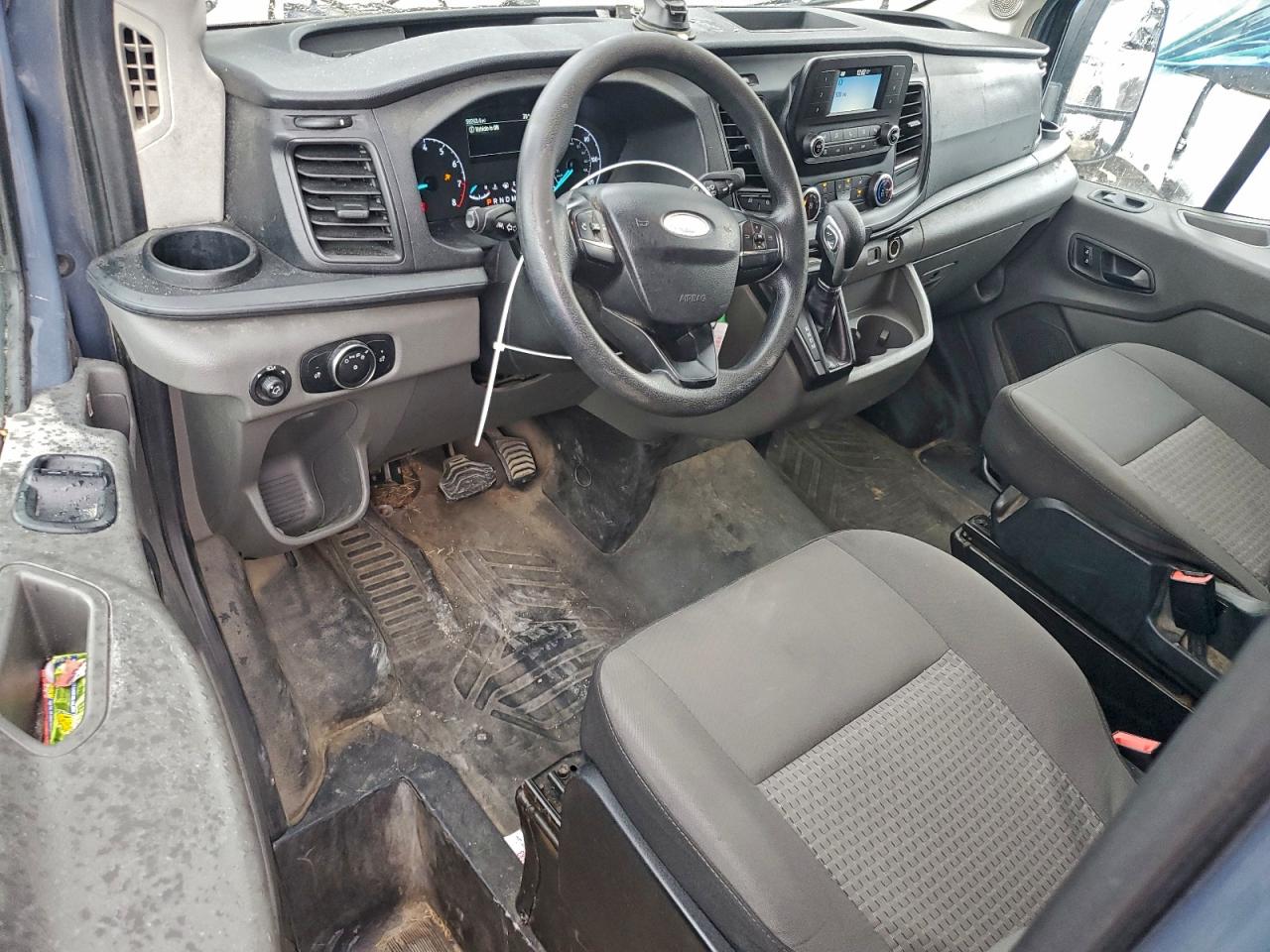 Ford Transit T-250 Image 13