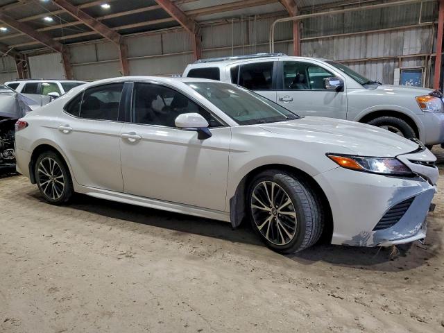 Toyota Camry L Image 3