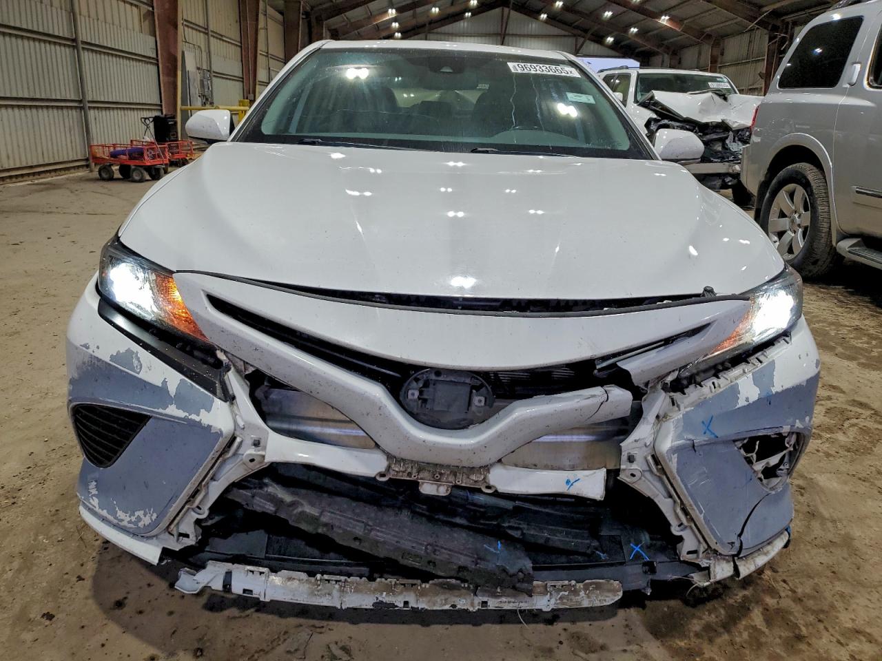 Toyota Camry L Image 8