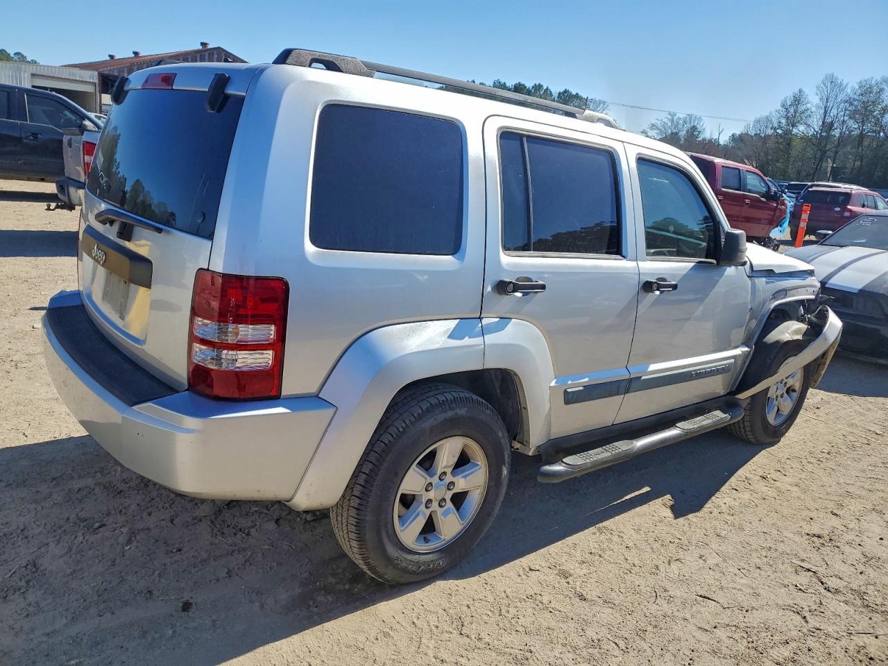 Jeep Liberty Sport Image 13
