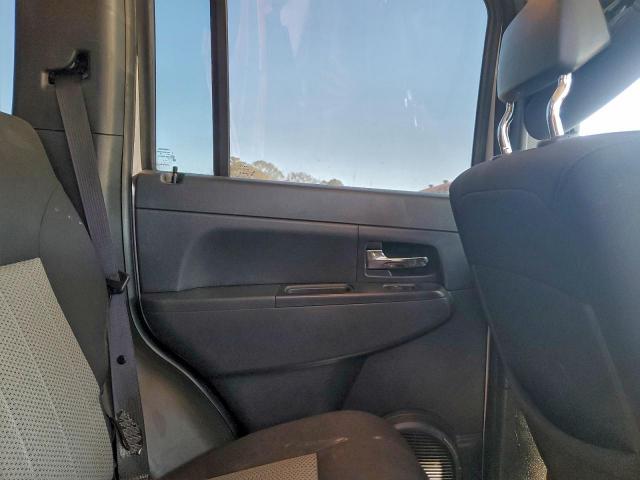 Jeep Liberty Sport Image 12