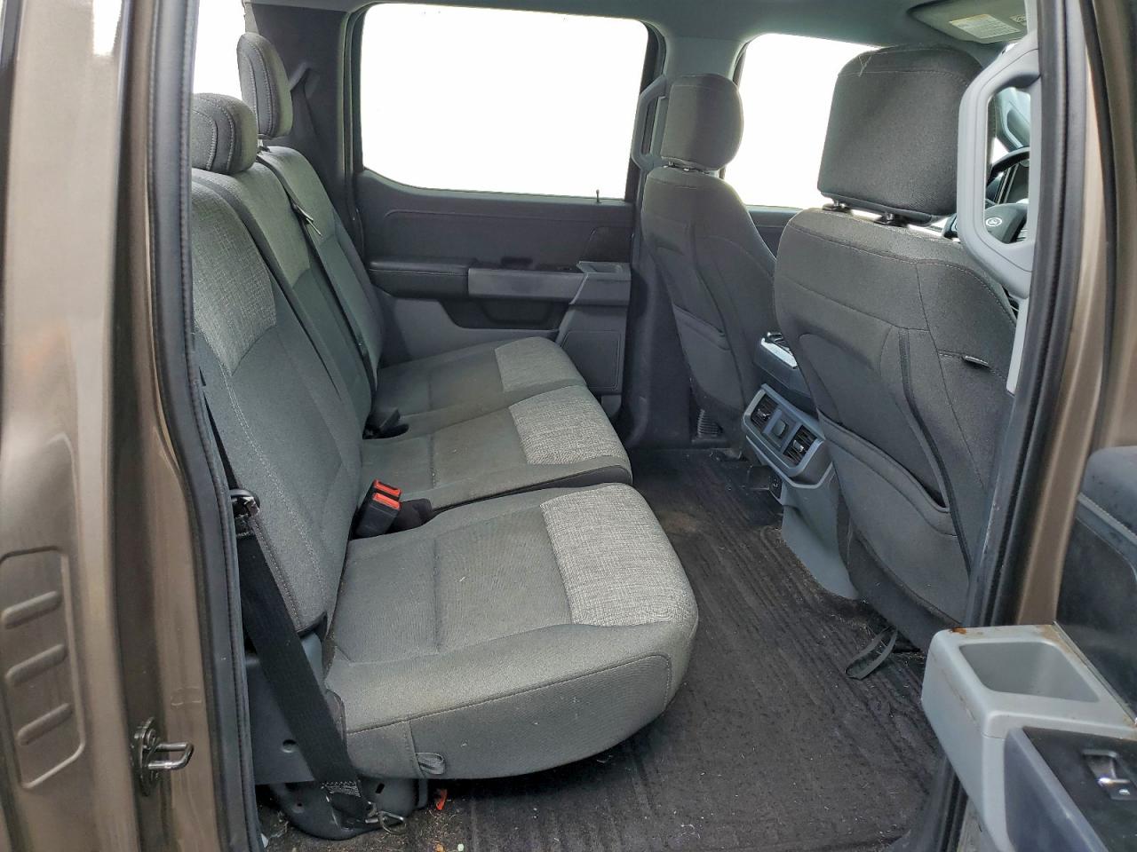 Ford F-150 Supercrew Image 6