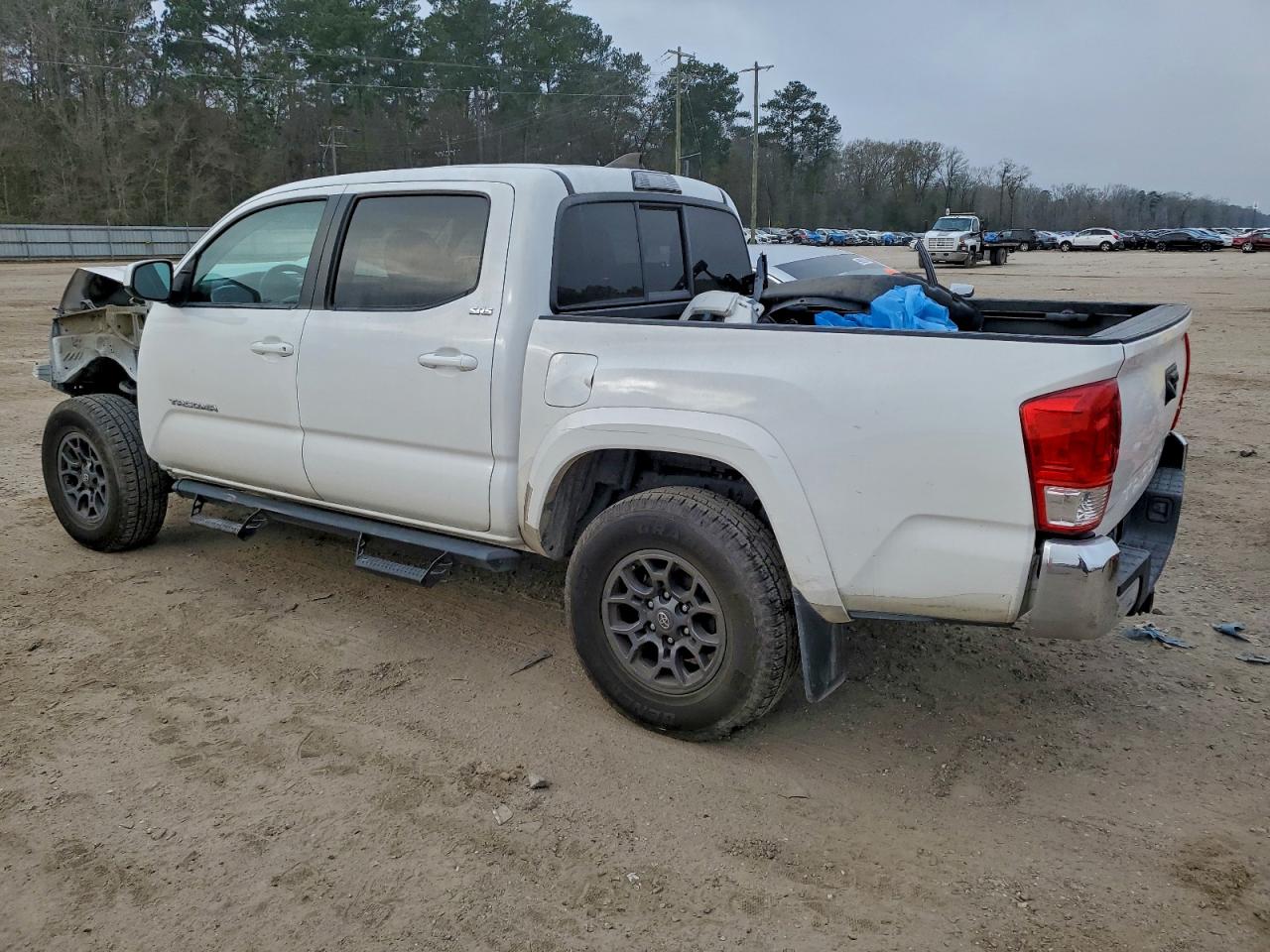 Toyota Tacoma Double Cab Image 2