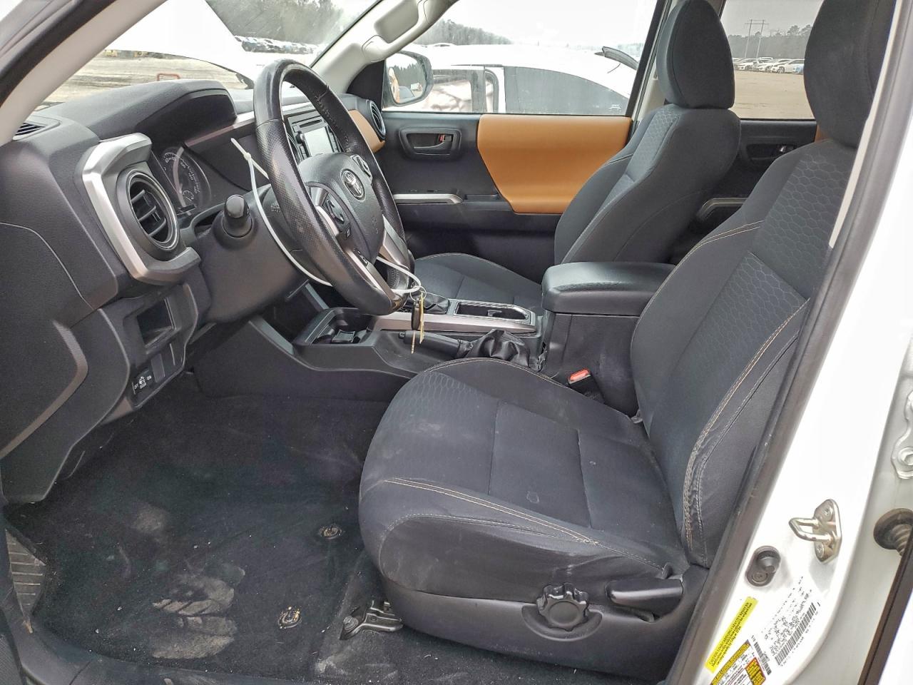 Toyota Tacoma Double Cab Image 5