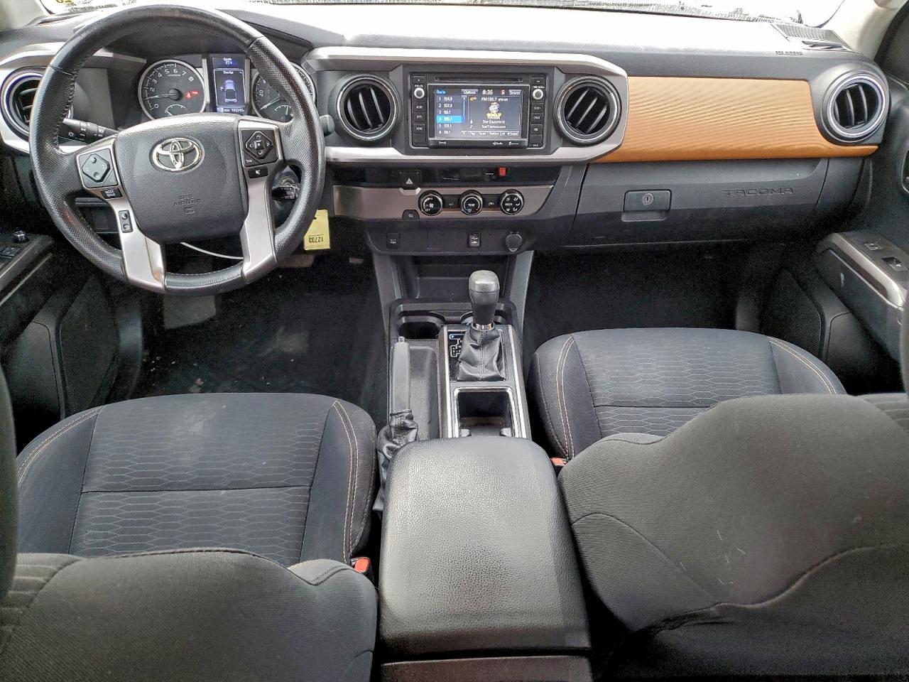 Toyota Tacoma Double Cab Image 8