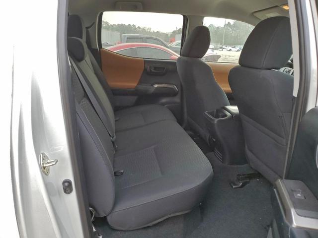 Toyota Tacoma Double Cab Image 4