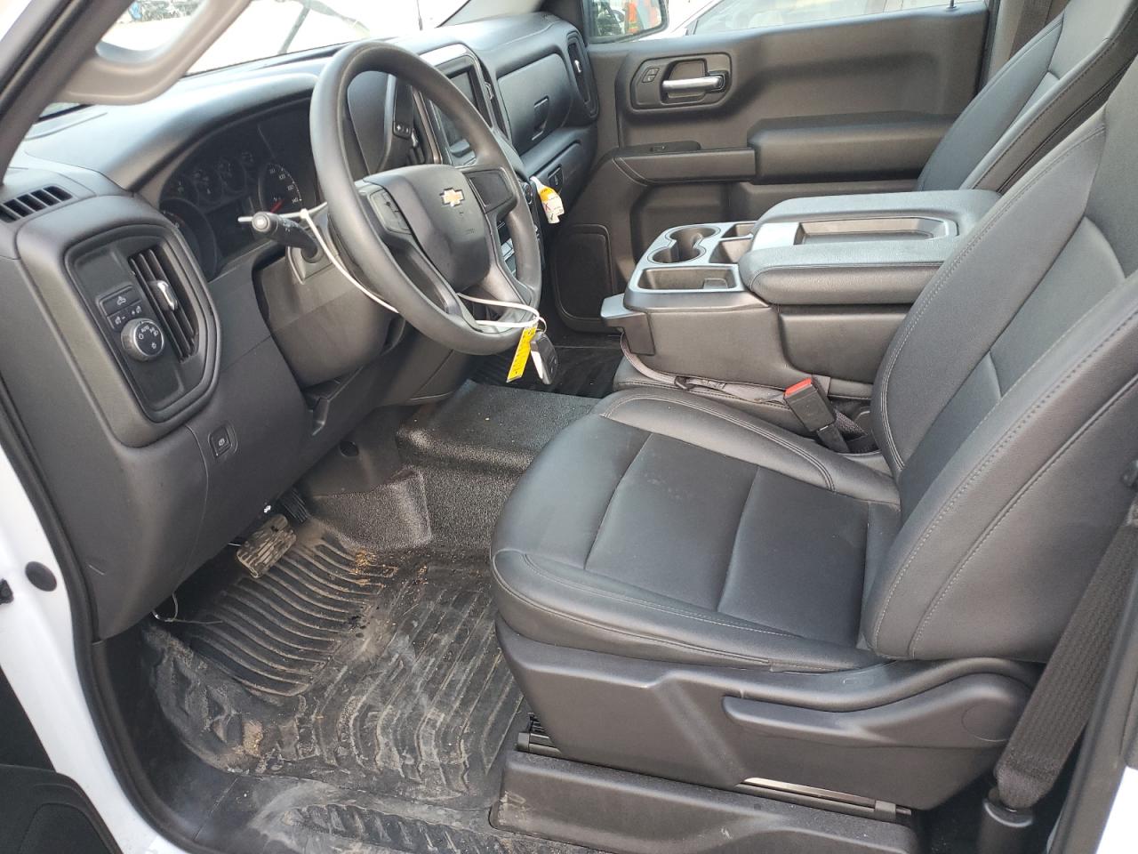 Chevrolet Silverado C1500 Image 6