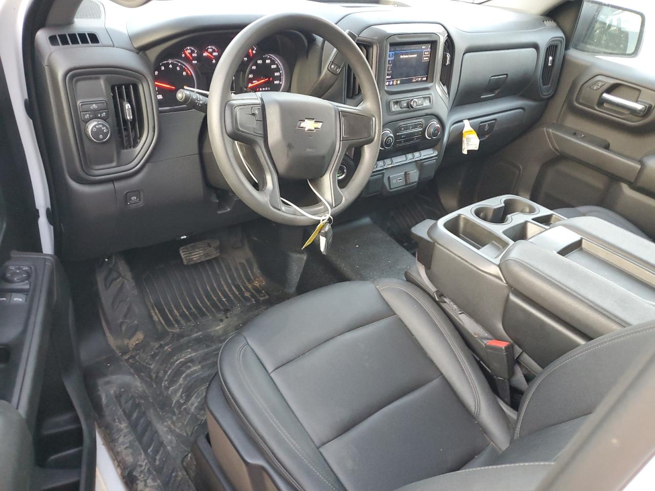 Chevrolet Silverado C1500 Image 11